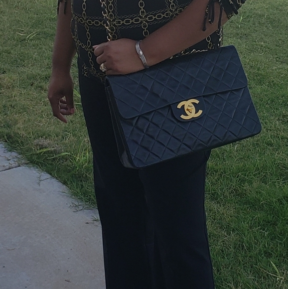 Chanel XL Maxi flap 24kt gold vintage bag 255  own a piece of Chanel history ✨️ - Picture 2 of 6